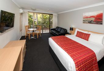 Comfort Inn Grammar View allows 18 year olds to book a room