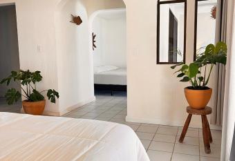 Amura Lake House has rooms with a private hot tub