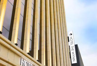 Hotel The Wynn has rooms with a private hot tub