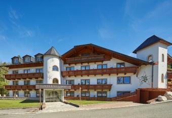 Hotel ZUM STERNENHOF has Balcony rooms