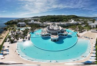 The Signature Level at Grand Palladium Lady Hamilton Resort & Spa- All Inclusive has Balcony rooms