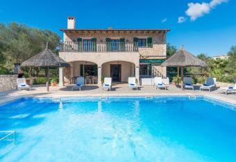 Sa Sinia has Balcony rooms