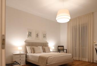 Casa FEREMI has Balcony rooms