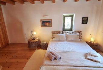 Lovely guesthouse on the mountain has Balcony rooms