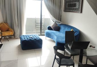 Golden Place Properties At The Gallery Apartment has Balcony rooms