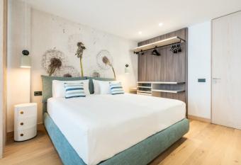 Tierrazul Art Boutique White Nordic Suite allows 18 year olds to book a room