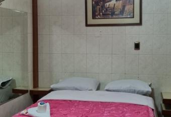 Hostal Private-Lima Aiport has rooms with a private hot tub