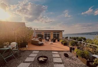 Loft at Zurich Lake has Balcony rooms