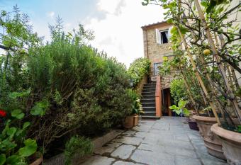 Casa Marcello has Balcony rooms