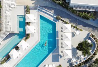 Relux Ios Hotel allows 18 year olds to book a room