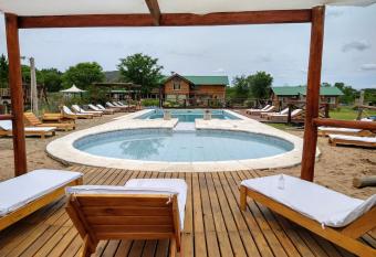 Caba  as del Espinillo allows 18 year olds to book a room