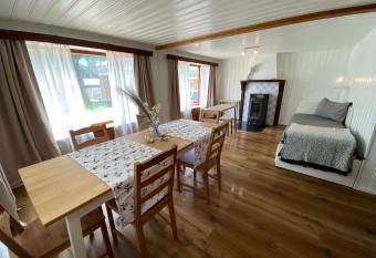 Cozy 2-Bedroom Bungalow has Balcony rooms