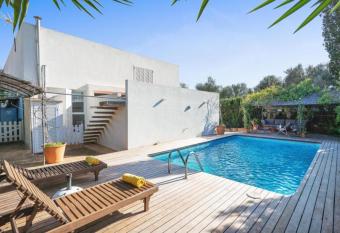 Es Tancat has Balcony rooms