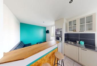 Appartement F2 Graville allows 18 year olds to book a room