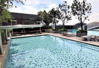 Emira Residence Nadia Homestay allows 18 year olds to book a room