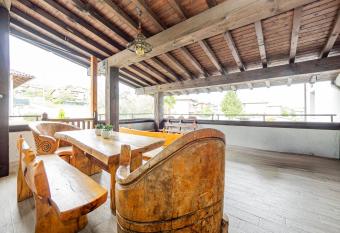 Chiaro House has Balcony rooms