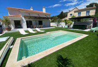 Magnifique Villa avec piscine proche plage has Balcony rooms