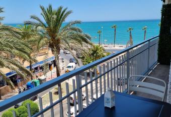 Maite Blue Beachfront allows 18 year olds to book a room