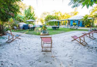 Boyne Island Motel and Villas has Balcony rooms