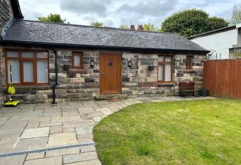 The Coachmans Cottage allows 18 year olds to book a room