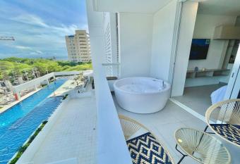 Luxury Suit con Jacuzzi Privado PH has rooms with a private hot tub