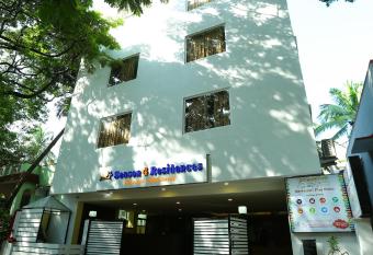 Season 4 Residences -Thiruvanmiyur Near Tidel park Apollo Proton cancer center and IIT Madras Research Park allows 18 year olds to book a room