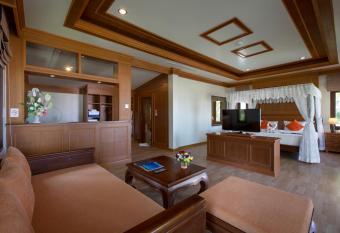 The Sunset Beach Resort - Koh Kho Khao has Balcony rooms