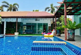                            7                has Balcony rooms