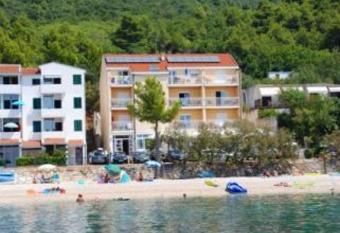 Villa Nike has Balcony rooms