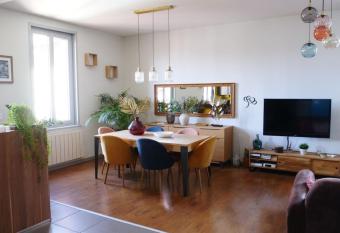 Cosy Bella appartement proche PartDieu allows 18 year olds to book a room