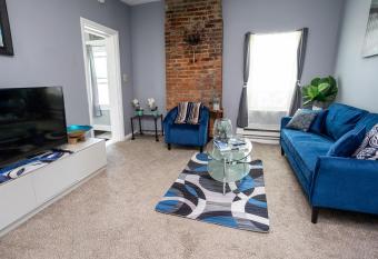 Cozy Haven at the footsteps of Harbor East has Balcony rooms