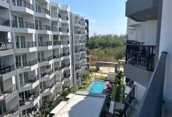 Mantra Beach Condominium A - M168 has Balcony rooms