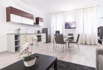 Hemeras Boutique Homes - city center design flats has Balcony rooms