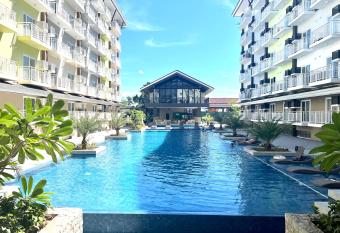 Near Mactan Airport Condo by Isla Stays has Balcony rooms