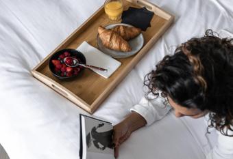 Hotel Twenty-Three Amsterdam Airport allows 18 year olds to book a room