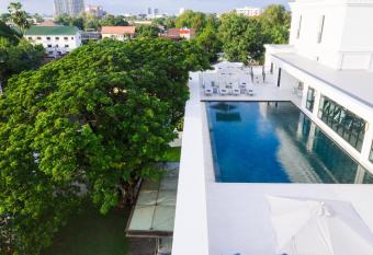 Souphattra Serviced Apartments Vientiane allows 18 year olds to book a room