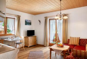 Ferienwohnung Zugspitze has Balcony rooms