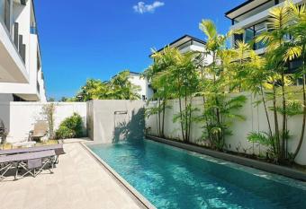 Laguna park 5BD 5BA Luxurious Bangtao Phuket has rooms with a private hot tub