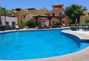 Villa Inti Raymi has rooms with a private hot tub