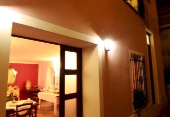 Romantico B&B has Balcony rooms