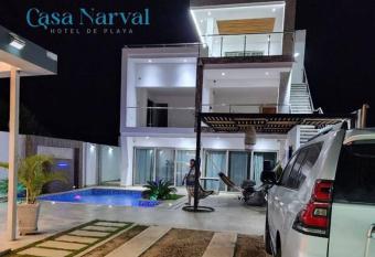 Casa Narval- Hotel de Playa has rooms with a private hot tub