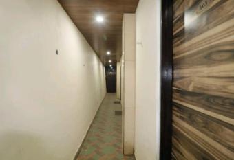 yashvi paradise has Smoking/Balcony rooms