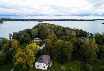 Stansvikin kartano has Balcony rooms