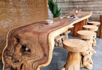 La Parenth  se Inattendue allows 18 year olds to book a room