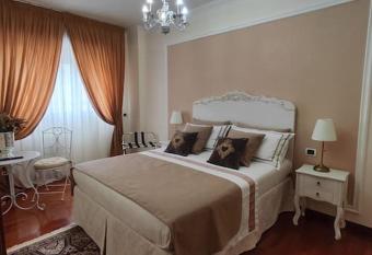 Appartamento Ostia Lido has rooms with a private hot tub