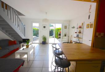 Maison T3 avec jardin et piscine has Balcony rooms