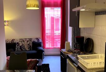 Votre p  lerinage    Lourdes allows 18 year olds to book a room