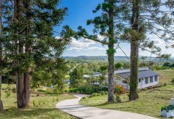 Scenic Country view Retreat has Balcony rooms