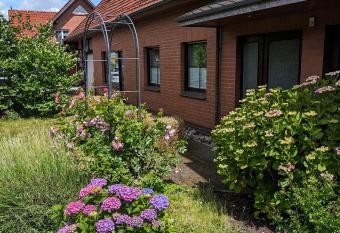 Ferienwohnung Bullersberg allows 18 year olds to book a room