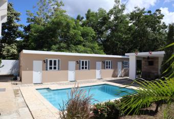 Stella Retreat BNB has Balcony rooms